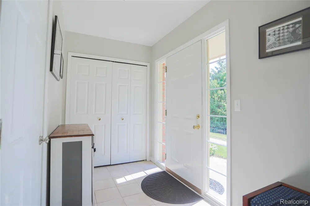 1859 Flagstone Circle Rochester City, MI 48307