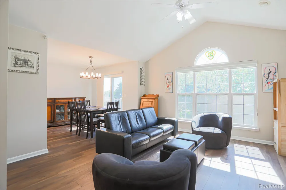 1859 Flagstone Circle Rochester City, MI 48307