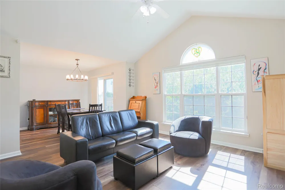 1859 Flagstone Circle Rochester City, MI 48307