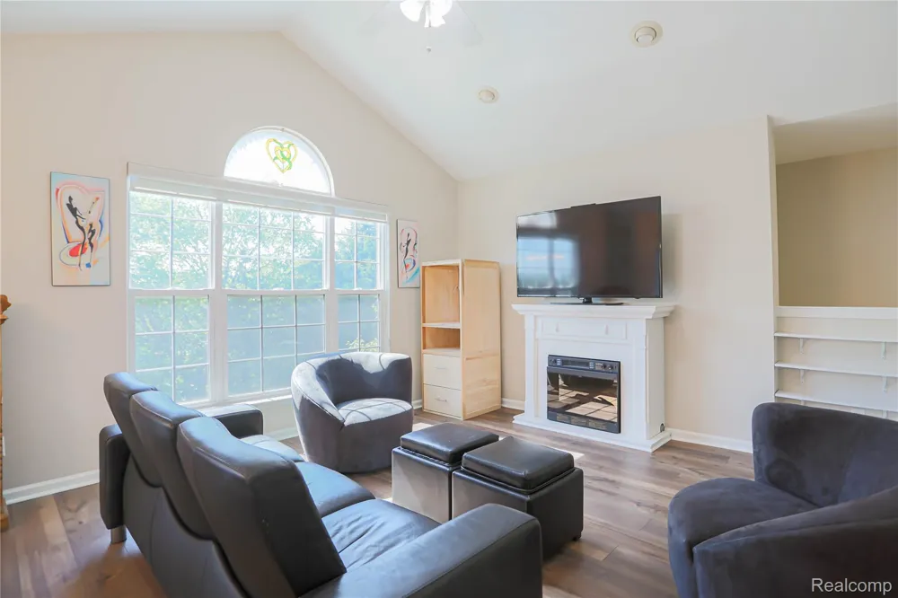 1859 Flagstone Circle Rochester City, MI 48307