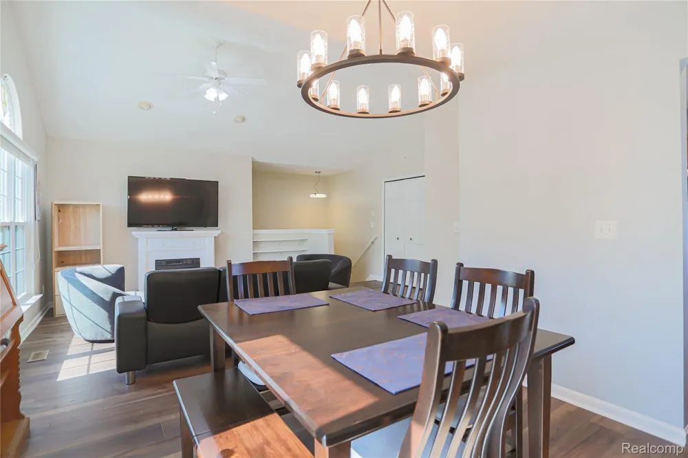 1859 Flagstone Circle Rochester City, MI 48307