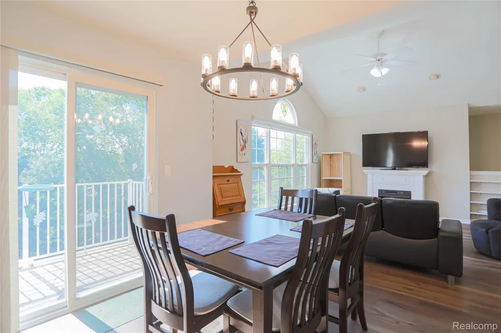 1859 Flagstone Circle Rochester City, MI 48307