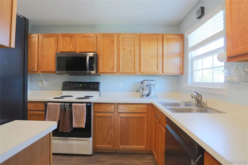 1859 Flagstone Circle Rochester City, MI 48307