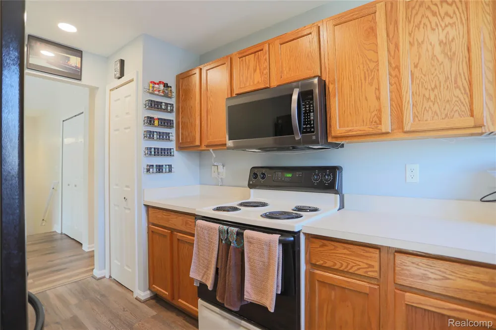 1859 Flagstone Circle Rochester City, MI 48307
