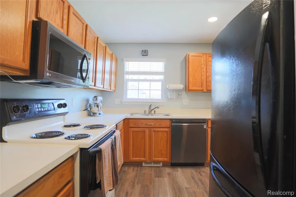 1859 Flagstone Circle Rochester City, MI 48307