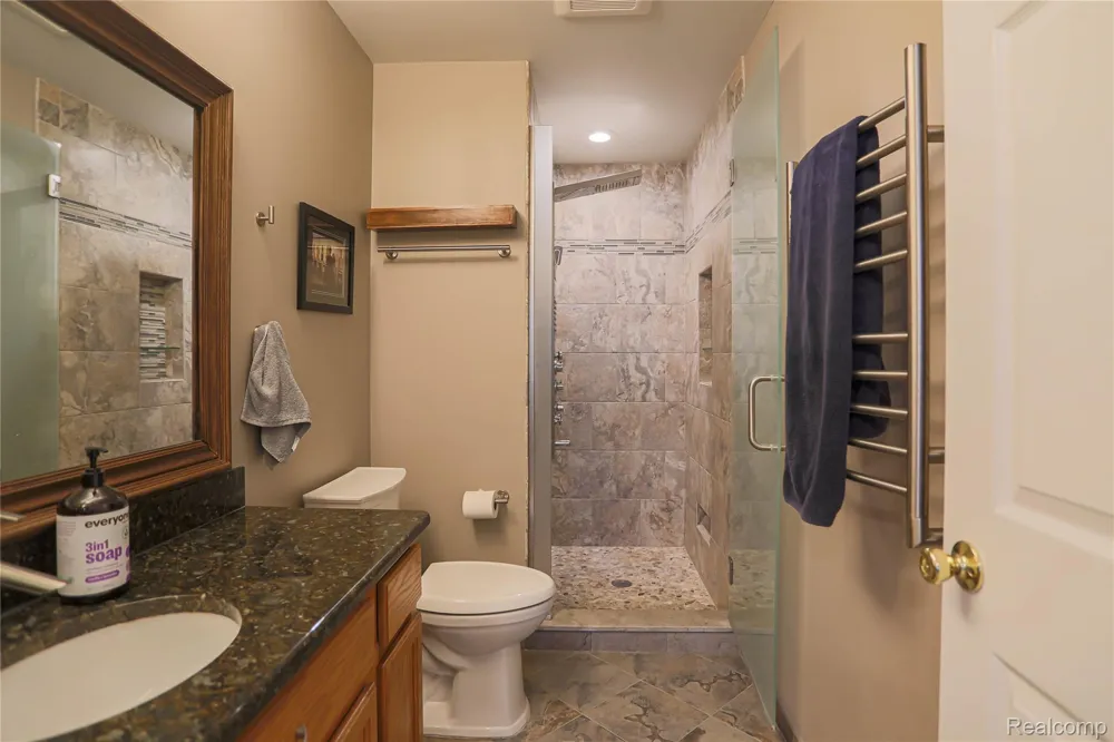 1859 Flagstone Circle Rochester City, MI 48307