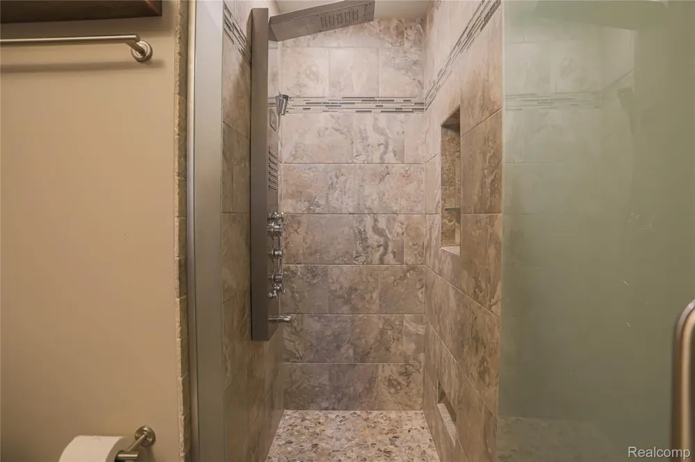 1859 Flagstone Circle Rochester City, MI 48307