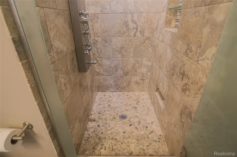 1859 Flagstone Circle Rochester City, MI 48307