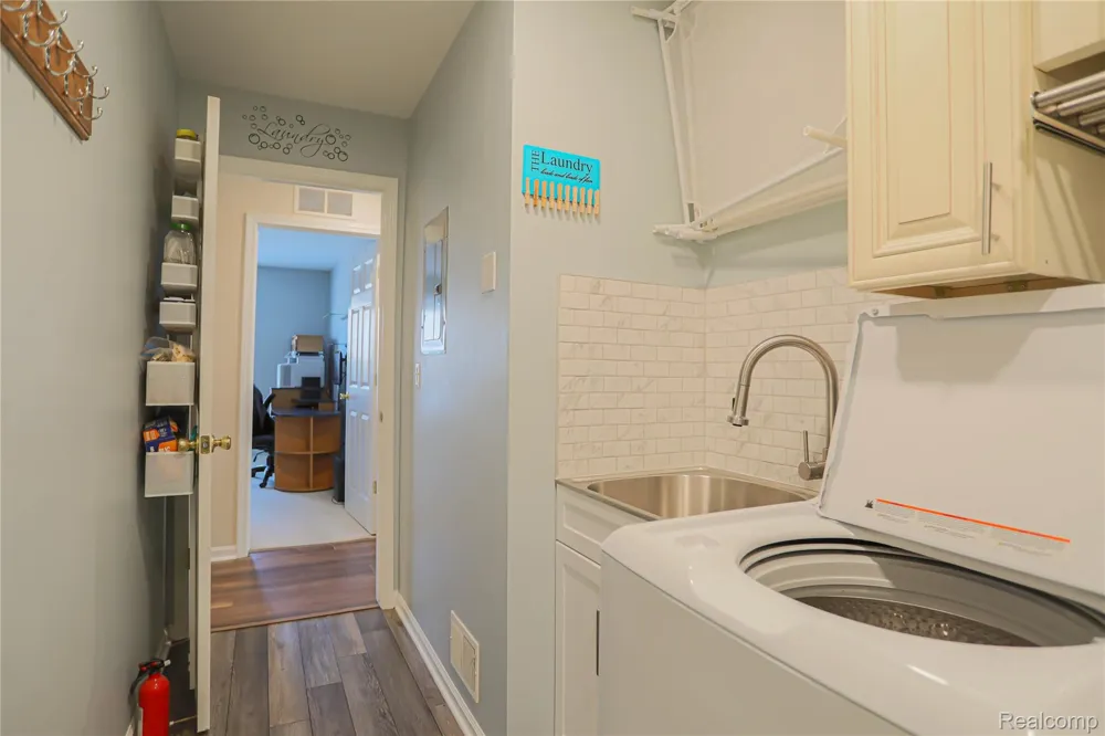 1859 Flagstone Circle Rochester City, MI 48307