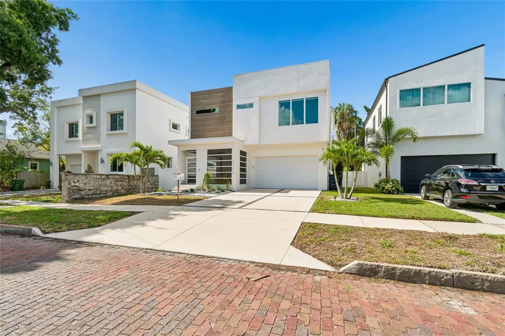 1314 1/2 W. LEMON STREET Tampa, FL 33606