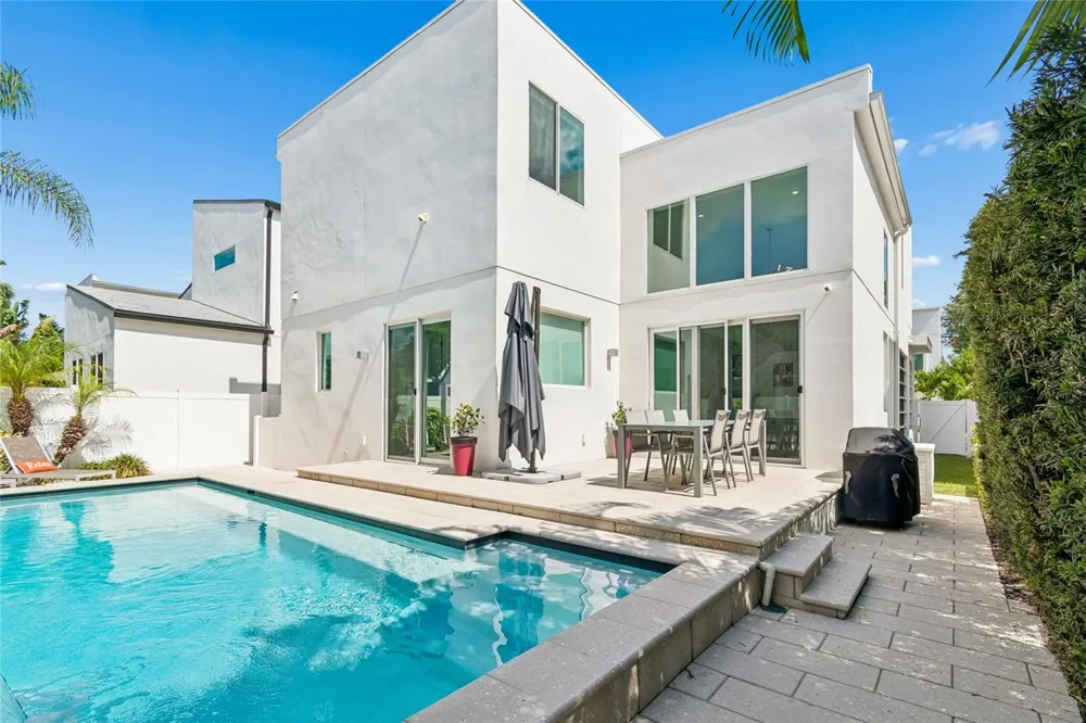 1314 1/2 W. LEMON STREET Tampa, FL 33606