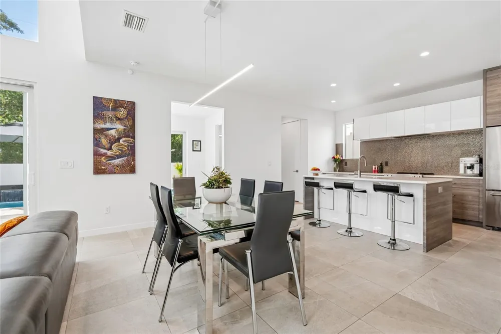 1314 1/2 W. LEMON STREET Tampa, FL 33606