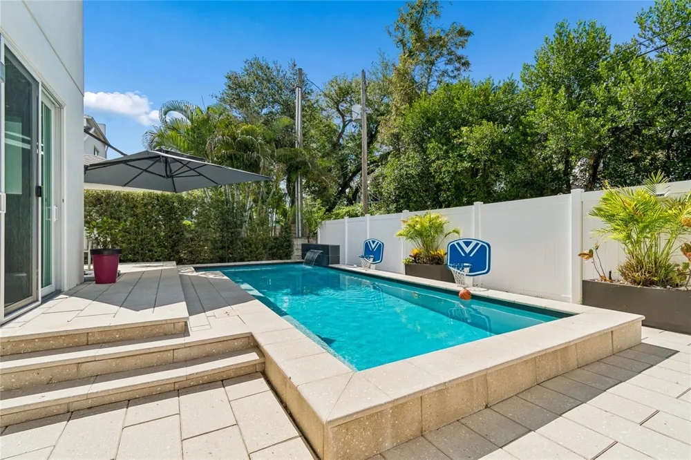 1314 1/2 W. LEMON STREET Tampa, FL 33606