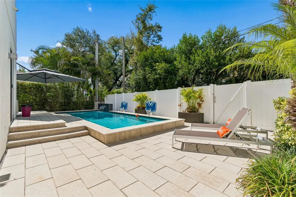 1314 1/2 W. LEMON STREET Tampa, FL 33606
