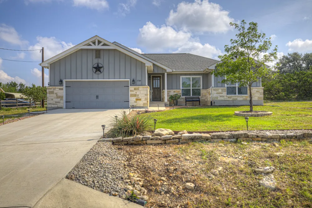 1720 Rocky Ridge Loop