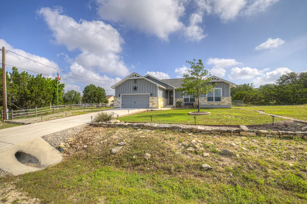 1720 Rocky Ridge Loop Canyon Lake, TX 78133