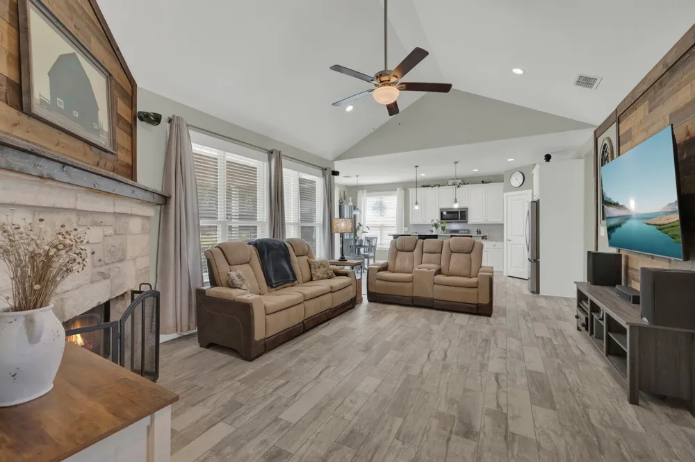1720 Rocky Ridge Loop Canyon Lake, TX 78133
