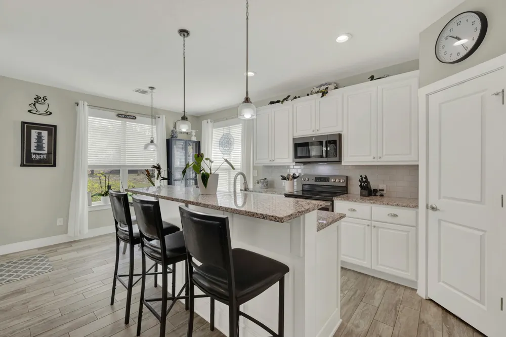 1720 Rocky Ridge Loop Canyon Lake, TX 78133