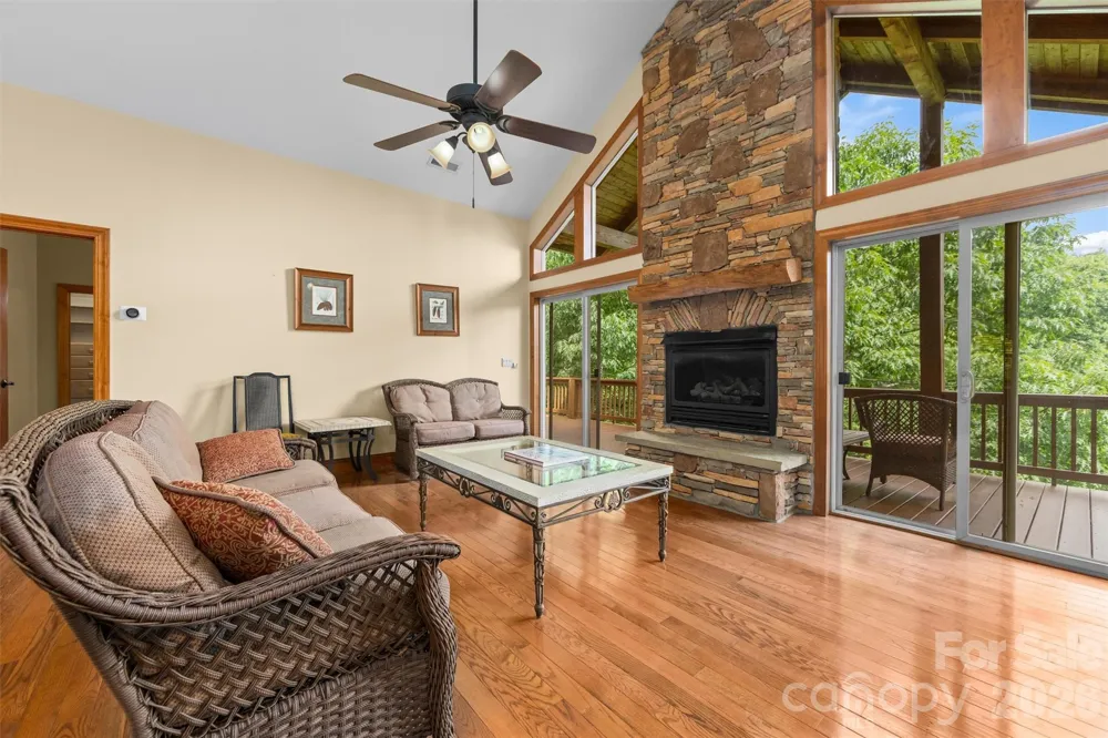 226 Sawgrass Drive Whittier, NC 28789