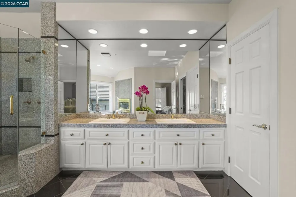 4 Julianna Moraga, CA 94556