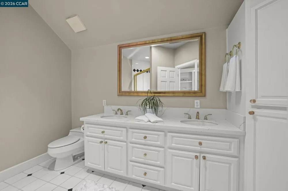 4 Julianna Moraga, CA 94556