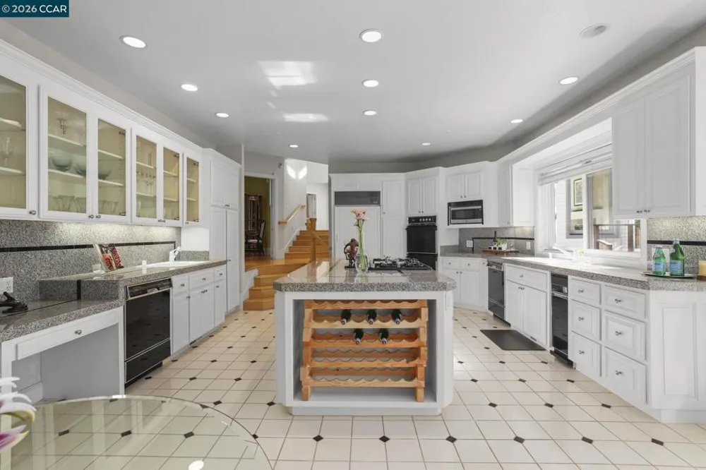 4 Julianna Moraga, CA 94556