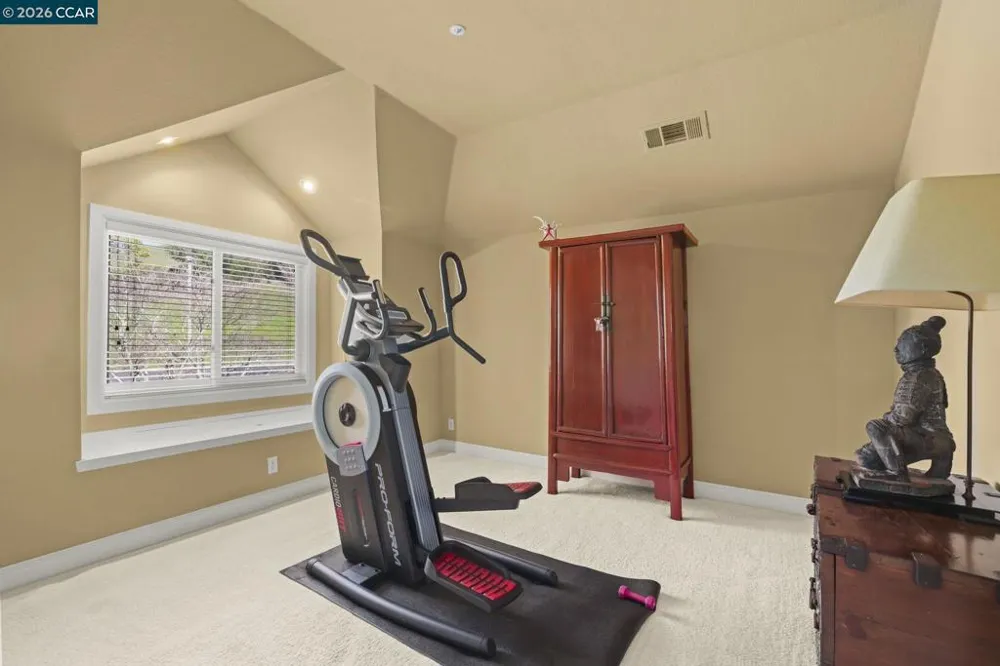 4 Julianna Moraga, CA 94556
