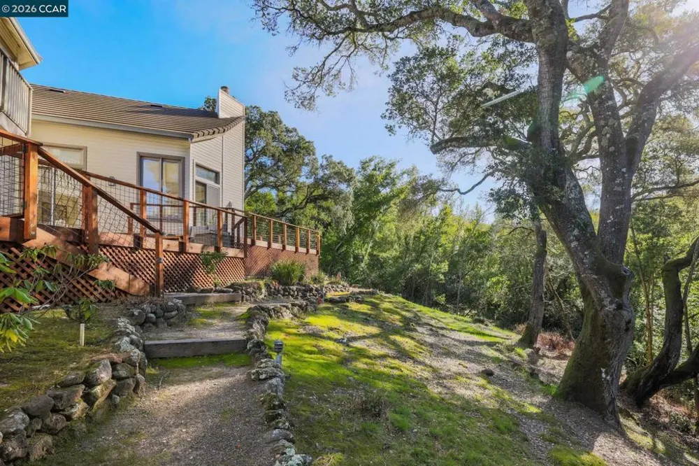4 Julianna Moraga, CA 94556