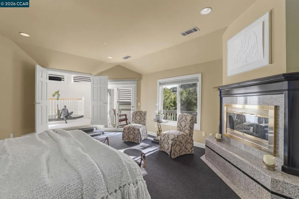 4 Julianna Moraga, CA 94556