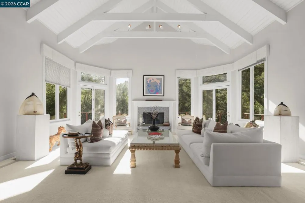 4 Julianna Moraga, CA 94556
