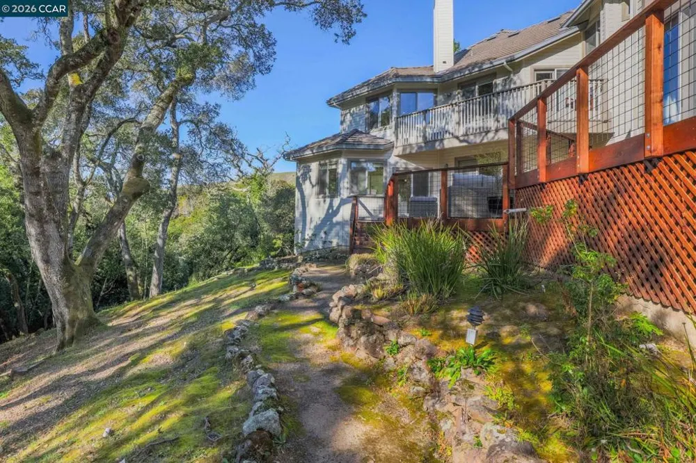4 Julianna Moraga, CA 94556