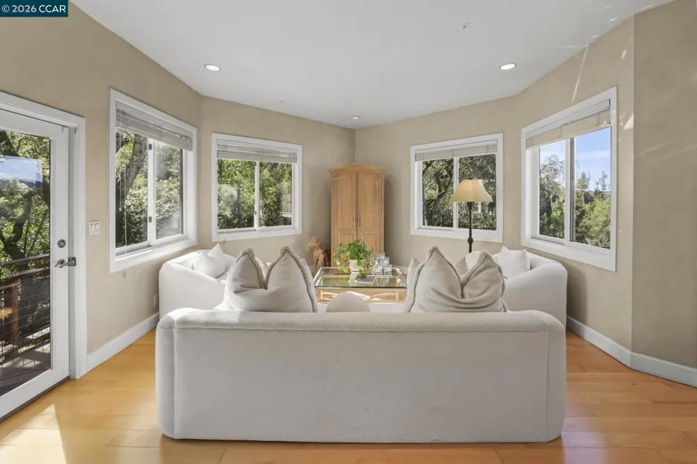 4 Julianna Moraga, CA 94556