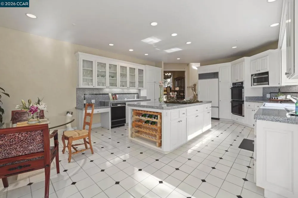 4 Julianna Moraga, CA 94556