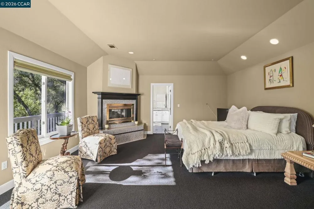 4 Julianna Moraga, CA 94556