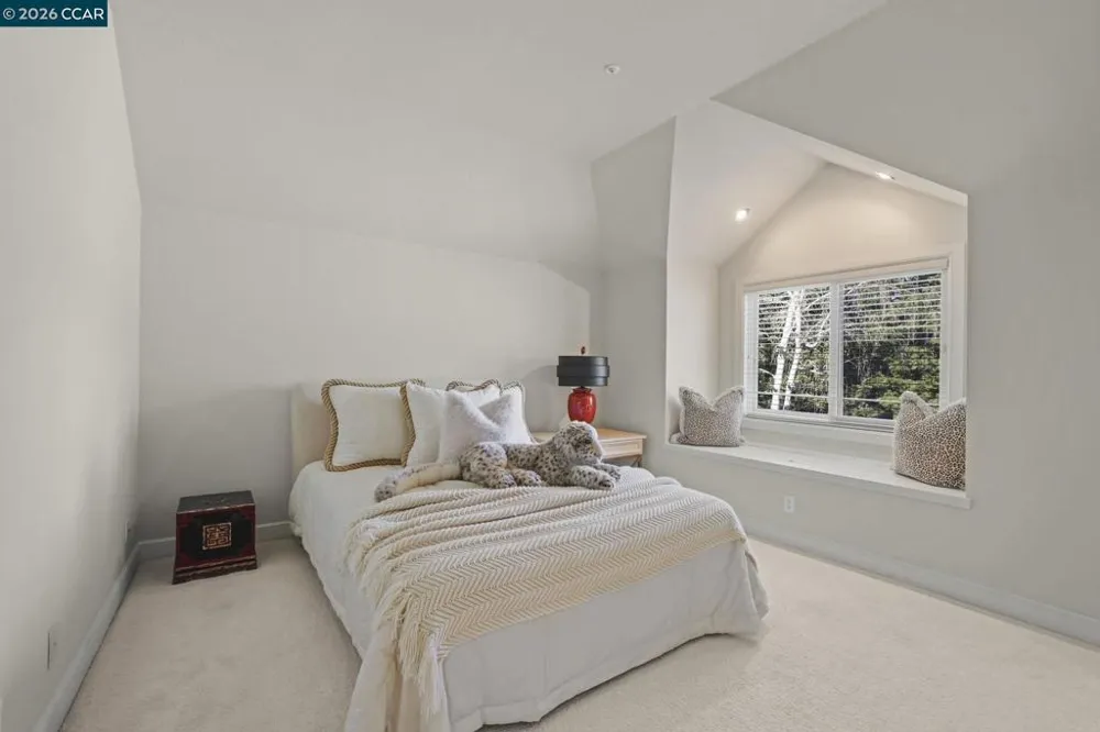 4 Julianna Moraga, CA 94556