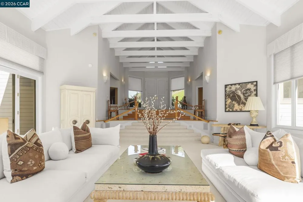 4 Julianna Moraga, CA 94556