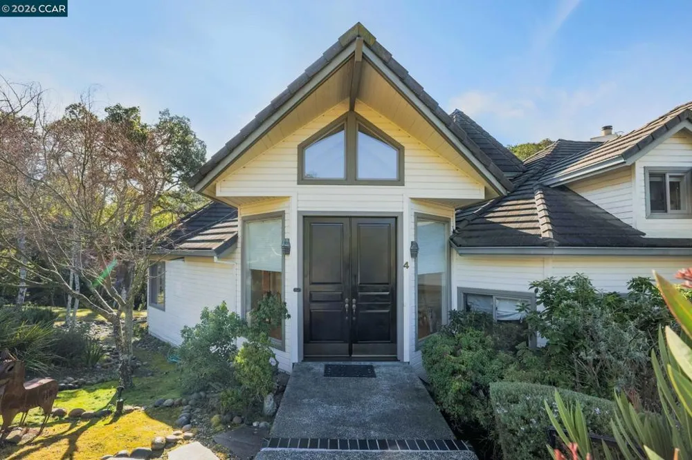 4 Julianna Moraga, CA 94556