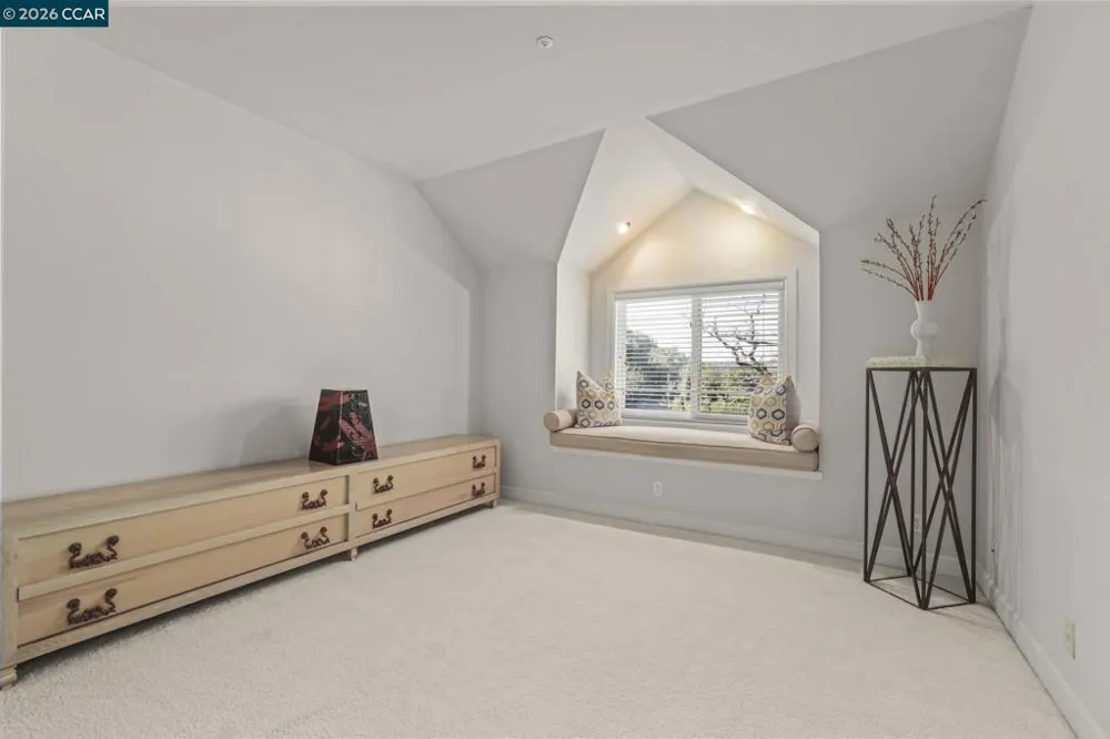 4 Julianna Moraga, CA 94556