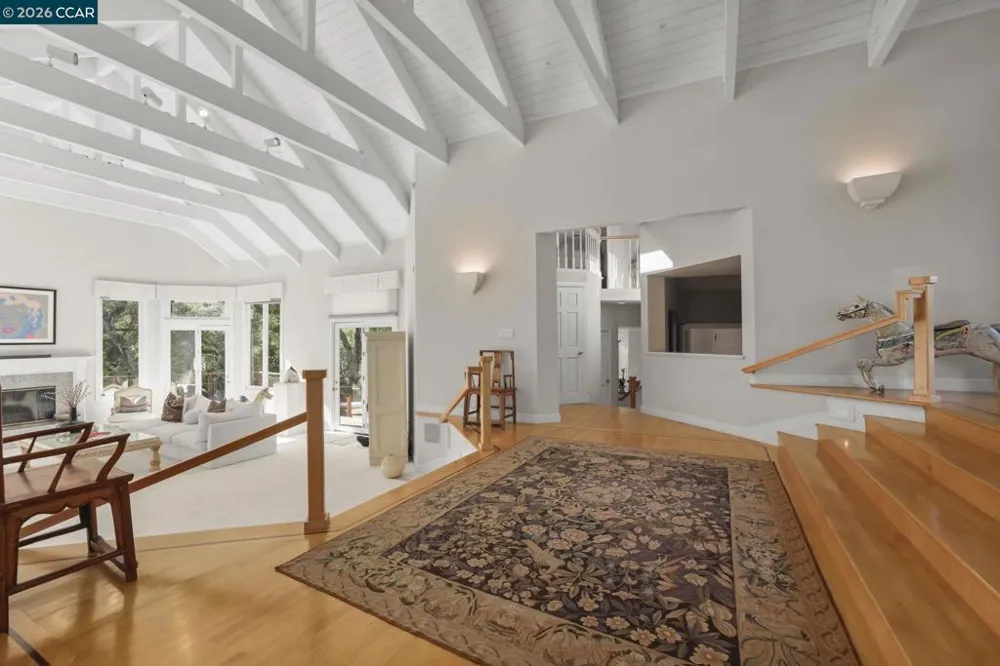 4 Julianna Moraga, CA 94556