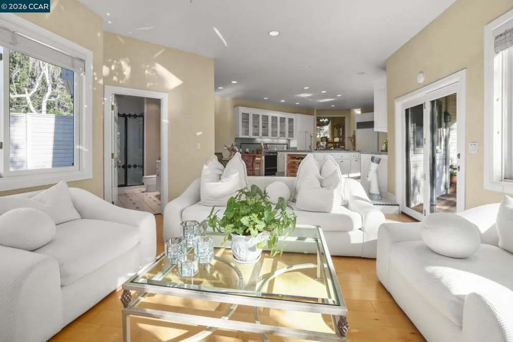 4 Julianna Moraga, CA 94556