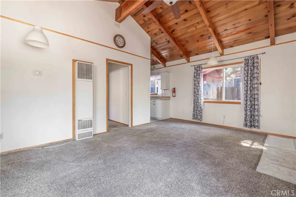 315 San Bernardino Sugarloaf, CA 92386