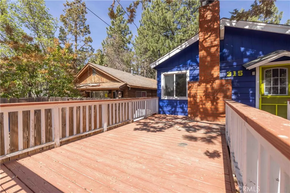 315 San Bernardino Sugarloaf, CA 92386