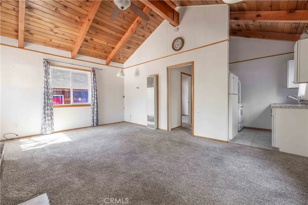 315 San Bernardino Sugarloaf, CA 92386