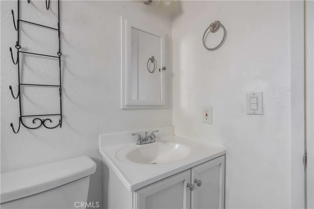 315 San Bernardino Sugarloaf, CA 92386