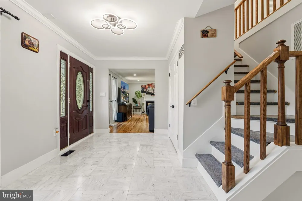 8701 LOCHAVEN DRIVE Gaithersburg, MD 20882