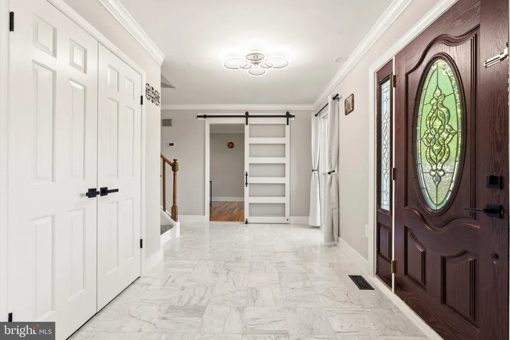 8701 LOCHAVEN DRIVE Gaithersburg, MD 20882