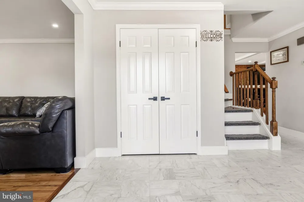 8701 LOCHAVEN DRIVE Gaithersburg, MD 20882