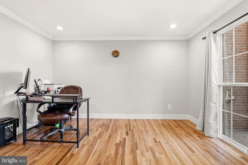 8701 LOCHAVEN DRIVE Gaithersburg, MD 20882
