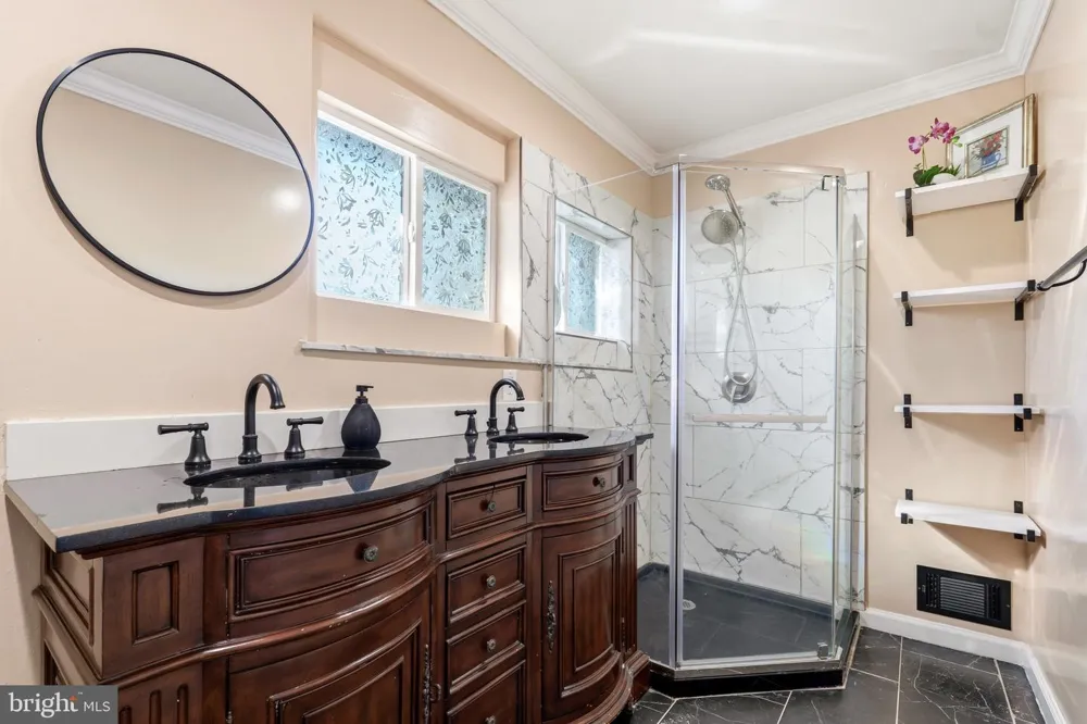 8701 LOCHAVEN DRIVE Gaithersburg, MD 20882
