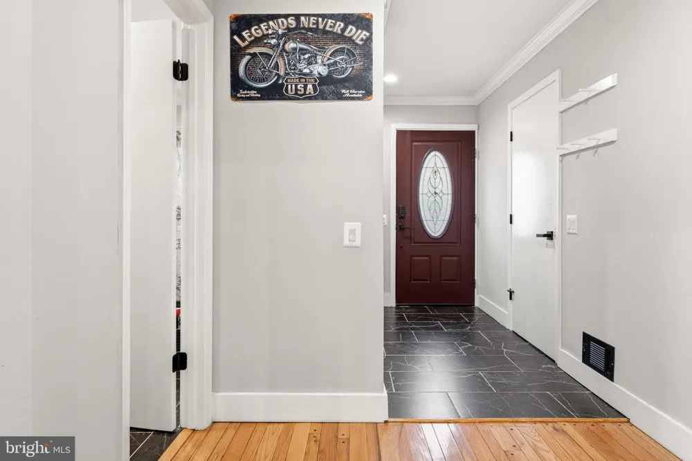 8701 LOCHAVEN DRIVE Gaithersburg, MD 20882
